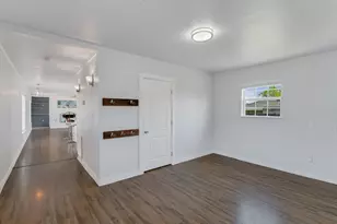 155 Travis Ln, Spicewood, TX 78669 - Photo 8