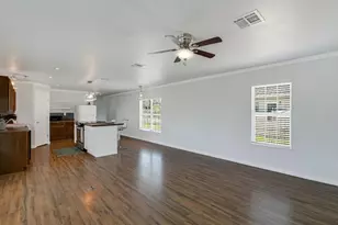 155 Travis Ln, Spicewood, TX 78669 - Photo 2