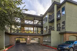 807 W 25th St, Austin, TX 78705 - Photo 2