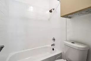 807 W 25th St, Austin, TX 78705 - Photo 20