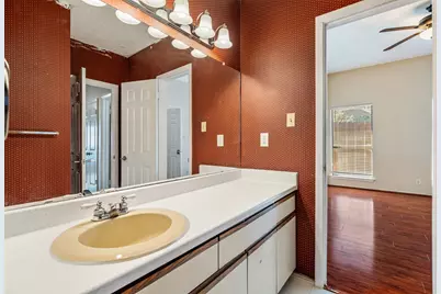 807 W 25th Street #104, Austin, TX 78705 - Photo 18