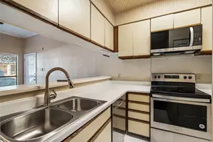 807 W 25th St, Austin, TX 78705 - Photo 10