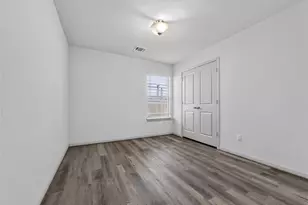 125 Caterpillar Ln, Georgetown, TX 78628 - Photo 10