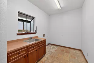 222 Indiana Rd, Lockhart, TX 78644 - Photo 10