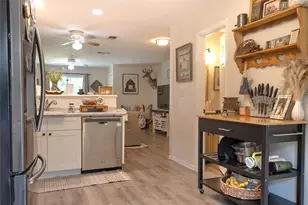 304 Mildred St, Burnet, TX 78611 - Photo 8