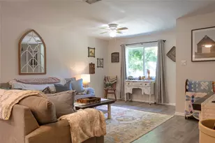 304 Mildred St, Burnet, TX 78611 - Photo 6