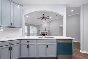 29000 Colonial Dr, Georgetown, TX 78628 - Photo 12
