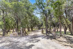 204 Deer Creek Cir, Dripping Springs, TX 78620 - Photo 2