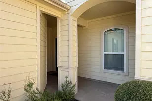 129 Essex Ln, Georgetown, TX 78633 - Photo 2