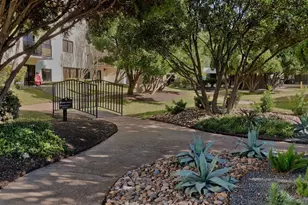 40 N Interstate 35 Hwy, Austin, TX 78701 - Photo 32