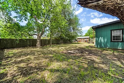 604 Avenue B, Lexington, TX 78947 - Photo 34