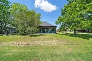 604 Ave B, Lexington, TX 78947 - Photo 1