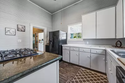 604 Avenue B, Lexington, TX 78947 - Photo 12