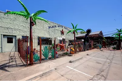 100 W Main Street, Johnson City, TX 78636 - Photo 2