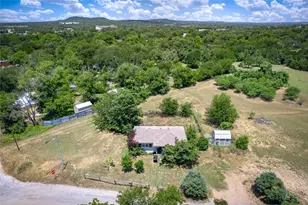 1104 S Boundary St, Burnet, TX 78611 - Photo 2