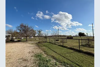 2401 County Road 130, Hutto, TX 78634 - Photo 14