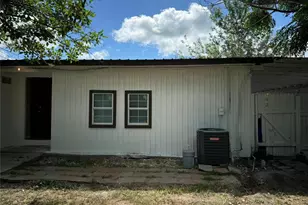 101 S Lockhart St, Manor, TX 78653 - Photo 18