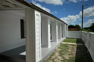 101 S Lockhart St, Manor, TX 78653 - Photo 4