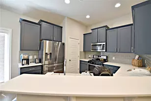 7304 Plant St, Austin, TX 78745 - Photo 6