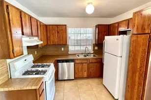 1802 Prairie Knoll Ct, Austin, TX 78758 - Photo 4