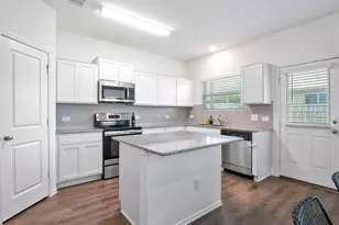 109 Comet Dr, Jarrell, TX 76537 - Photo 10