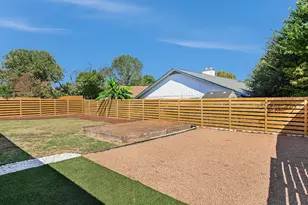 1202 Woodfield Dr, Austin, TX 78758 - Photo 20