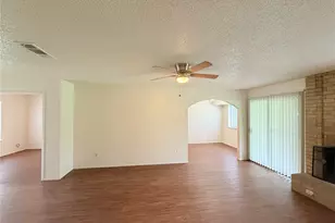 10904 Meadgreen Ct, Austin, TX 78758 - Photo 4