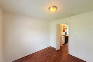 10904 Meadgreen Ct, Austin, TX 78758 - Photo 14