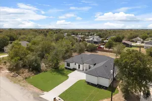 131 Koele Ct, Bastrop, TX 78602 - Photo 32