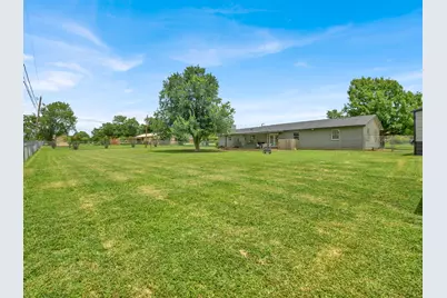 301 N 8th Street, Jarrell, TX 76537 - Photo 32