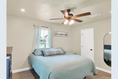 301 N 8th Street, Jarrell, TX 76537 - Photo 18