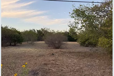 1121 Miller Street, Taylor, TX 76574 - Photo 4