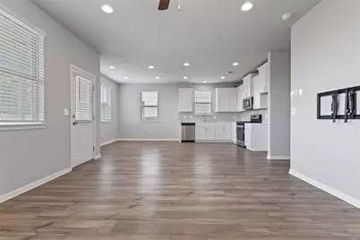 180 Macarthur Drive, Leander, TX 78641 - Photo 2