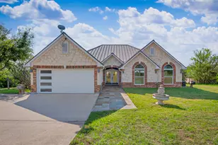 493 Chimney Cove Dr, Marble Falls, TX 78654 - Photo 1