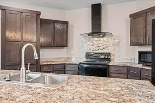126 Cherokee Cir, Smithville, TX 78957 - Photo 24