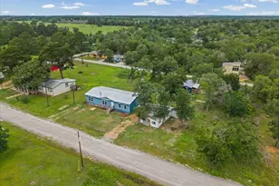 126 Cherokee Cir, Smithville, TX 78957 - Photo 8