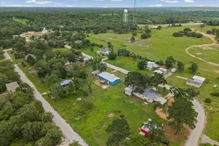 126 Cherokee Cir, Smithville, TX 78957 - Photo 6