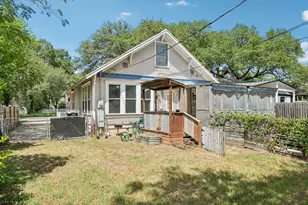 802 Hudgins St, Smithville, TX 78957 - Photo 30
