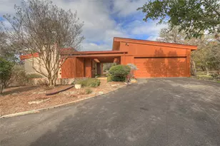 211 Bunnyrun Ln, San Marcos, TX 78666 - Photo 4