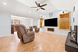 114 Pinedale Dr, Bastrop, TX 78602 - Photo 6