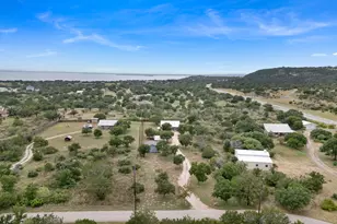 204 Deer Ridge Dr, Burnet, TX 78611 - Photo 4