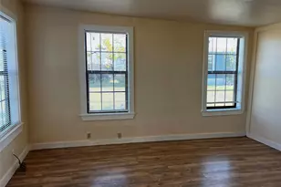 102 E Carrie Manor St, Manor, TX 78653 - Photo 4