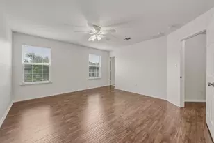 109 Comal Cove, Elgin, TX 78621 - Photo 22