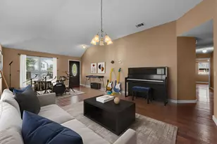 6700 Carisbrooke Ln, Austin, TX 78754 - Photo 2
