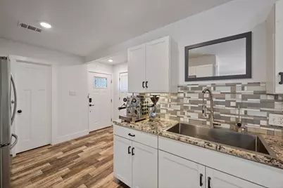 712 Ruby Isle Drive, Leander, TX 78641 - Photo 4