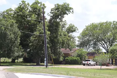 2001 Clearfork Street, Lockhart, TX 78644 - Photo 2