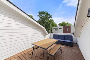 1129 Henninger St, Austin, TX 78702 - Photo 24