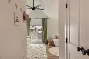 1129 Henninger St, Austin, TX 78702 - Photo 18