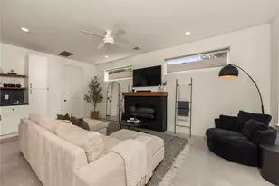 1129 Henninger St, Austin, TX 78702 - Photo 8