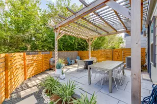 1405 Hyde St, Austin, TX 78741 - Photo 32